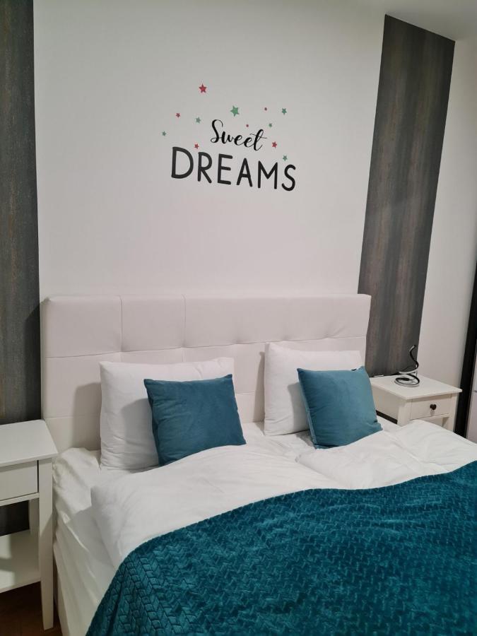 Apartman Vinyl - Self Chek-In Osijek Luaran gambar