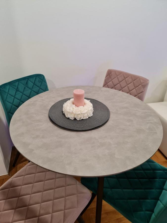 Apartman Vinyl - Self Chek-In Osijek Luaran gambar